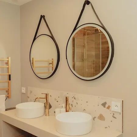 Au Coeur De Hyeres, Ideal Pour Les Couples ! * Йер