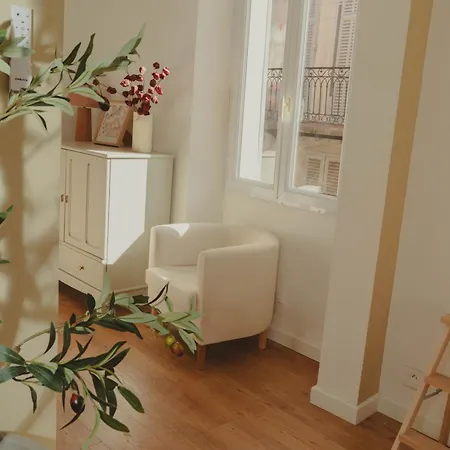 Апартаменты Au Coeur De Hyeres, Ideal Pour Les Couples !