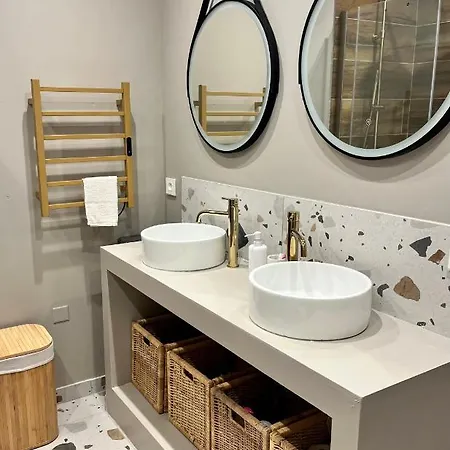 Διαμέρισμα Au Coeur De Hyeres, Ideal Pour Les Couples ! *