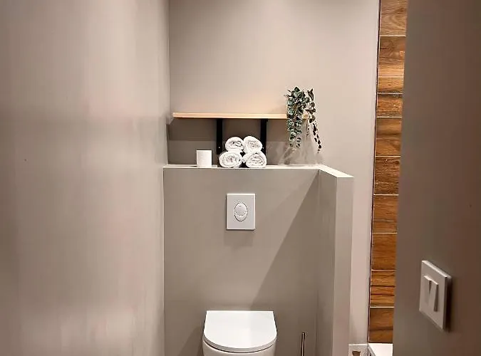 Au Coeur De Hyeres, Ideal Pour Les Couples ! * Hyères