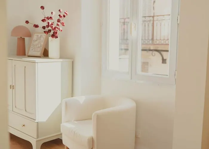 Apartment Au Coeur De Hyeres, Ideal Pour Les Couples ! Hyères