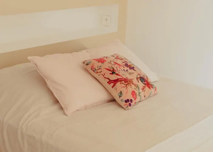 Au Coeur De Hyeres, Ideal Pour Les Couples !