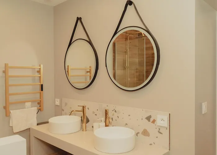 Au Coeur De Hyeres, Ideal Pour Les Couples ! * Hyères