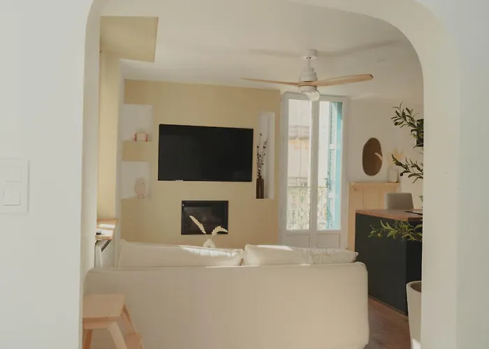 Appartement Au Coeur De Hyeres, Ideal Pour Les Couples !