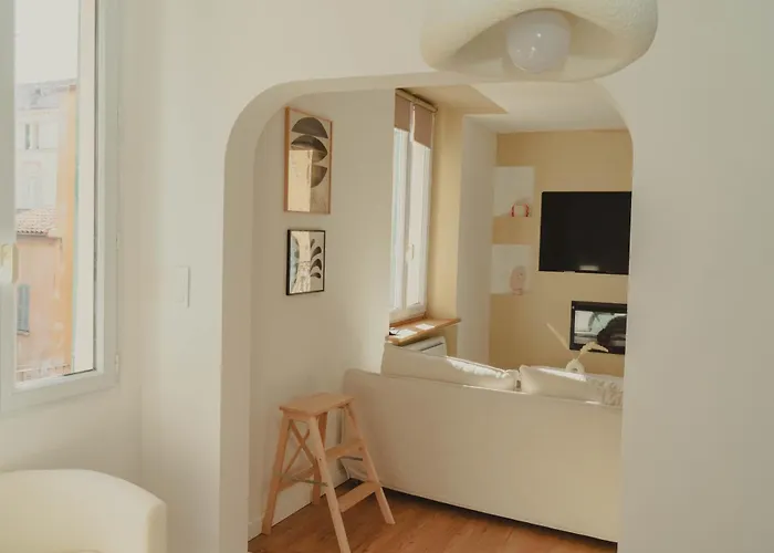 Au Coeur De Hyeres, Ideal Pour Les Couples ! Hyères