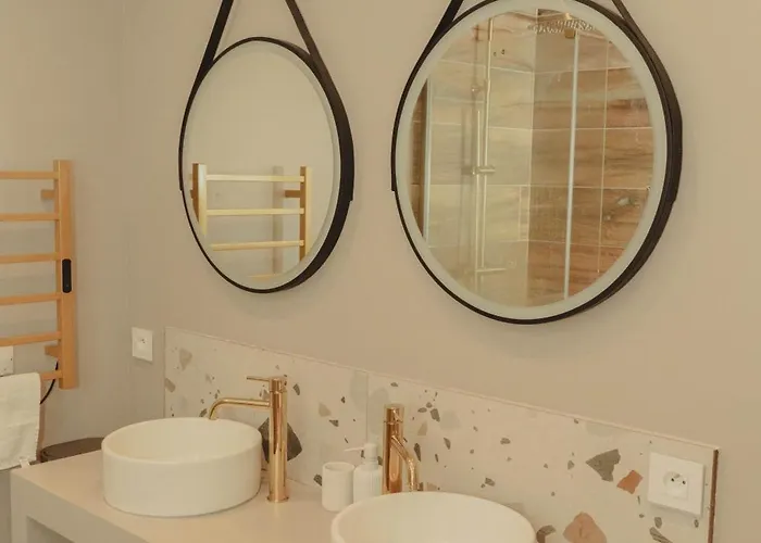 Au Coeur De Hyeres, Ideal Pour Les Couples ! * Hyères